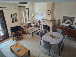 Ilias home Arachova